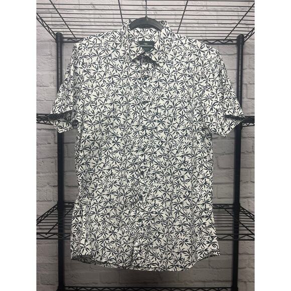 Rodd & Gun Other - Rodd & Gun Printed Button Down White with Navy Floral Sports Fit